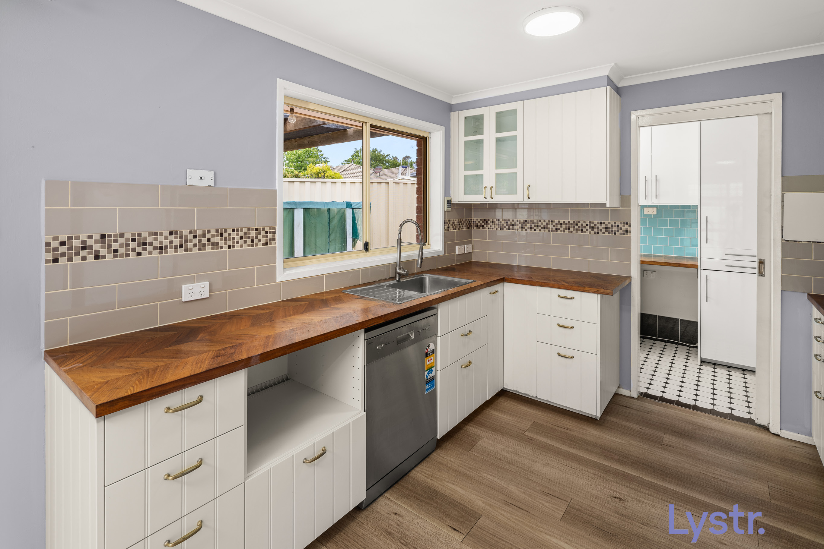 Property photo 6 of 19 for 40 Corringle Close, Amaroo ACT 2914