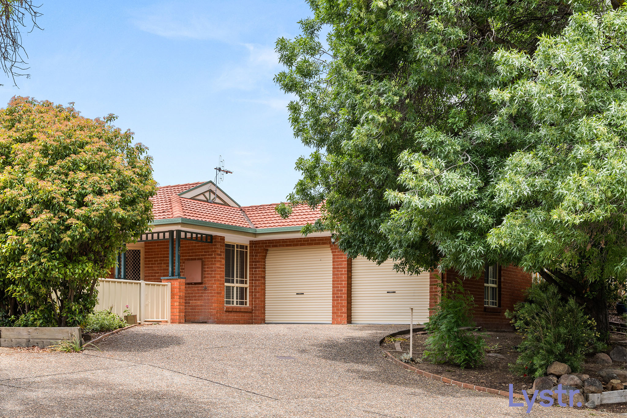 Property photo 1 of 19 for 40 Corringle Close, Amaroo ACT 2914