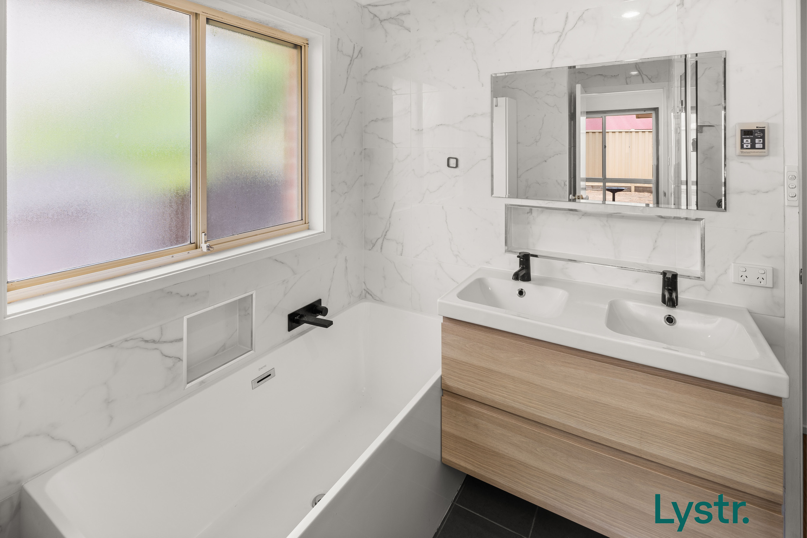 Property photo 4 of 19 for 40 Corringle Close, Amaroo ACT 2914