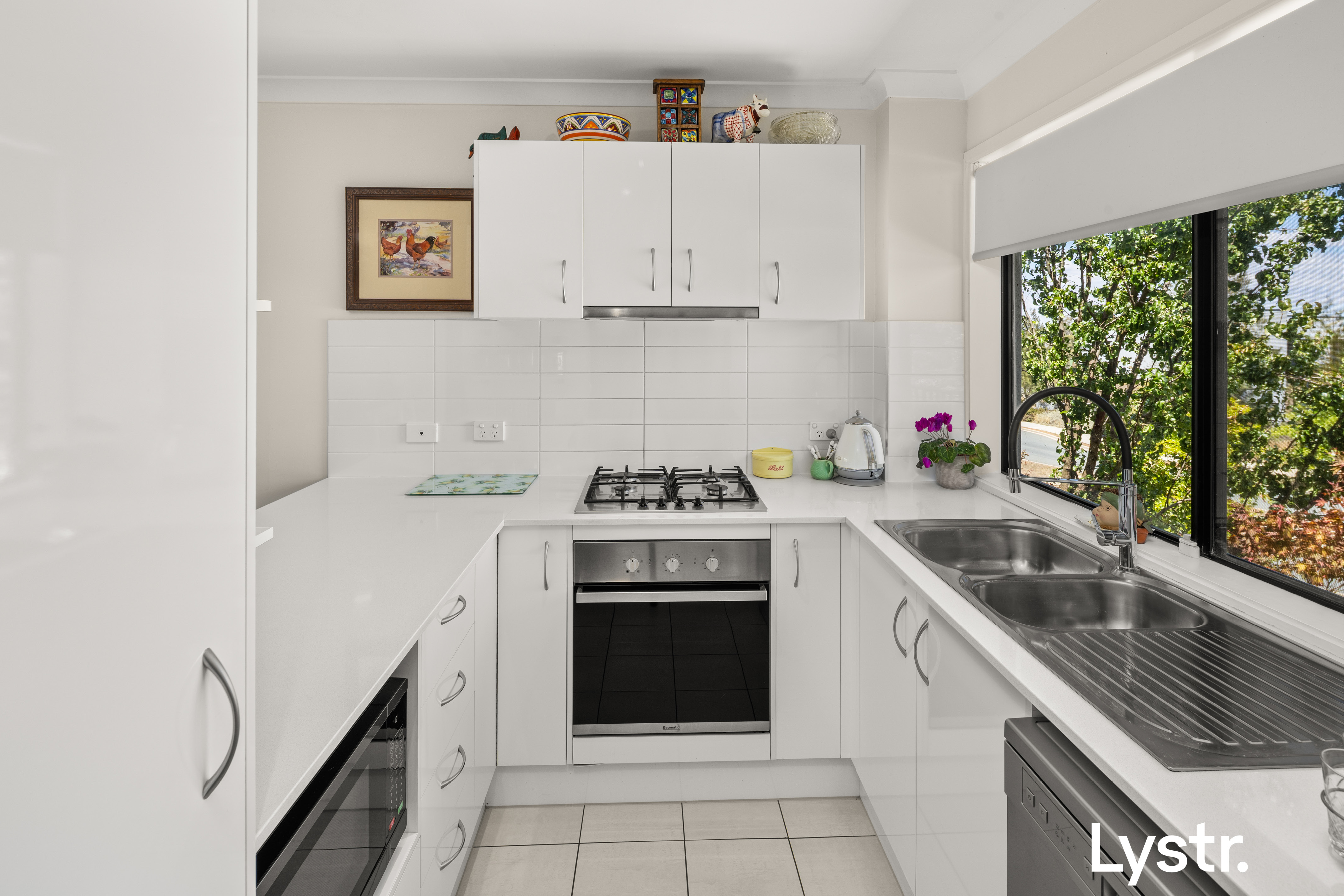 Property photo 5 of 19 for 46 Whitrod Avenue, Casey ACT 2913