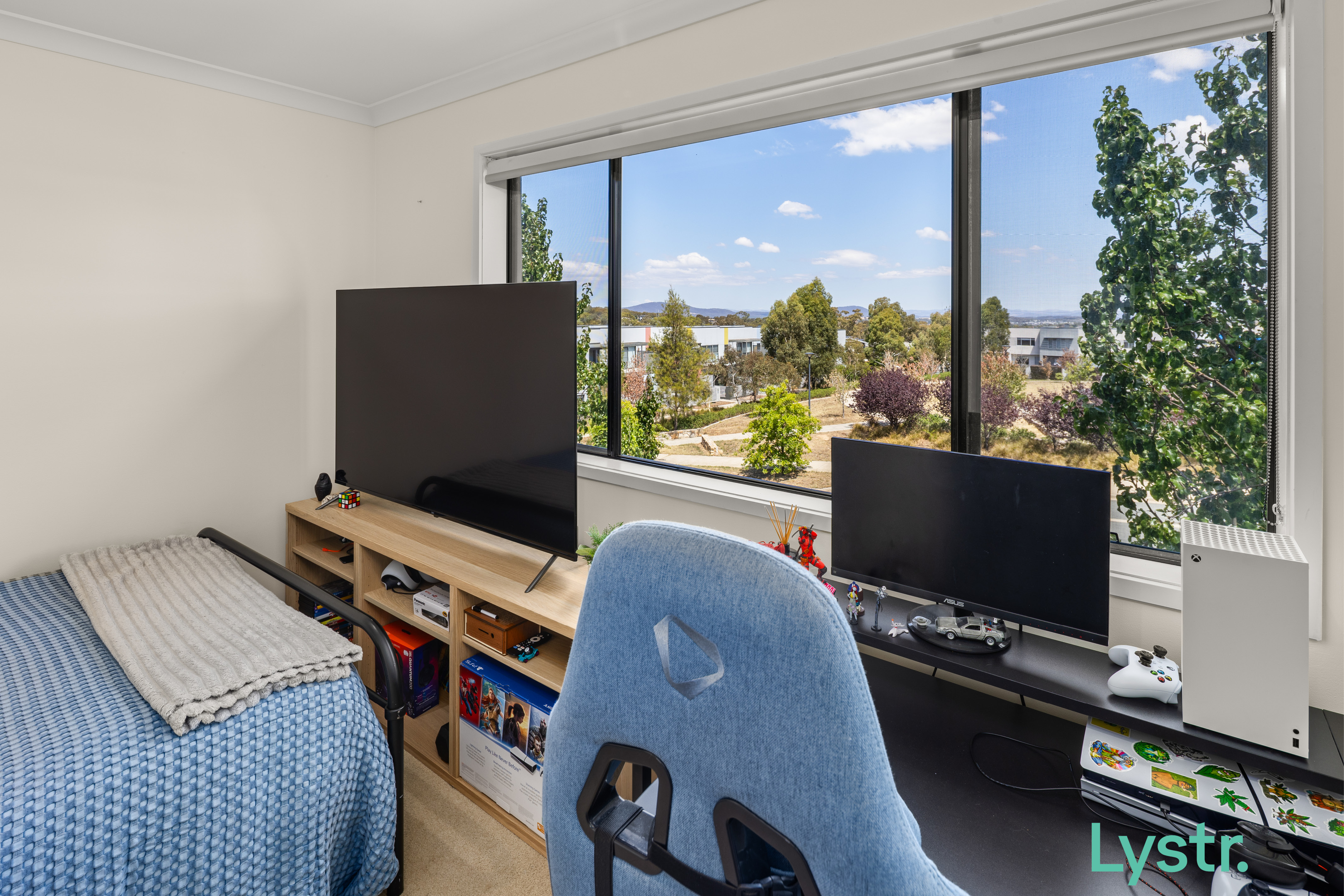 Property photo 15 of 19 for 46 Whitrod Avenue, Casey ACT 2913