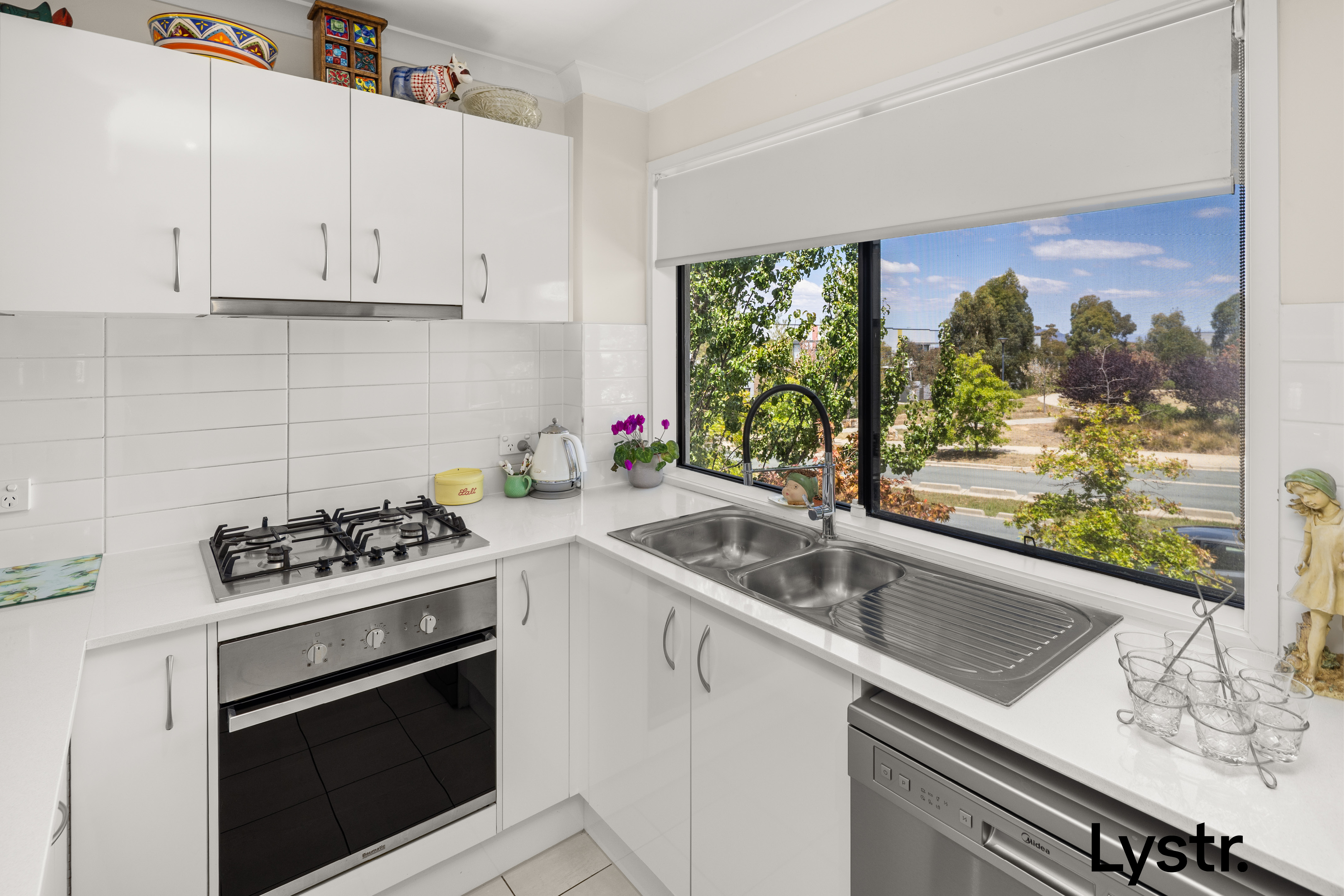 Property photo 4 of 19 for 46 Whitrod Avenue, Casey ACT 2913