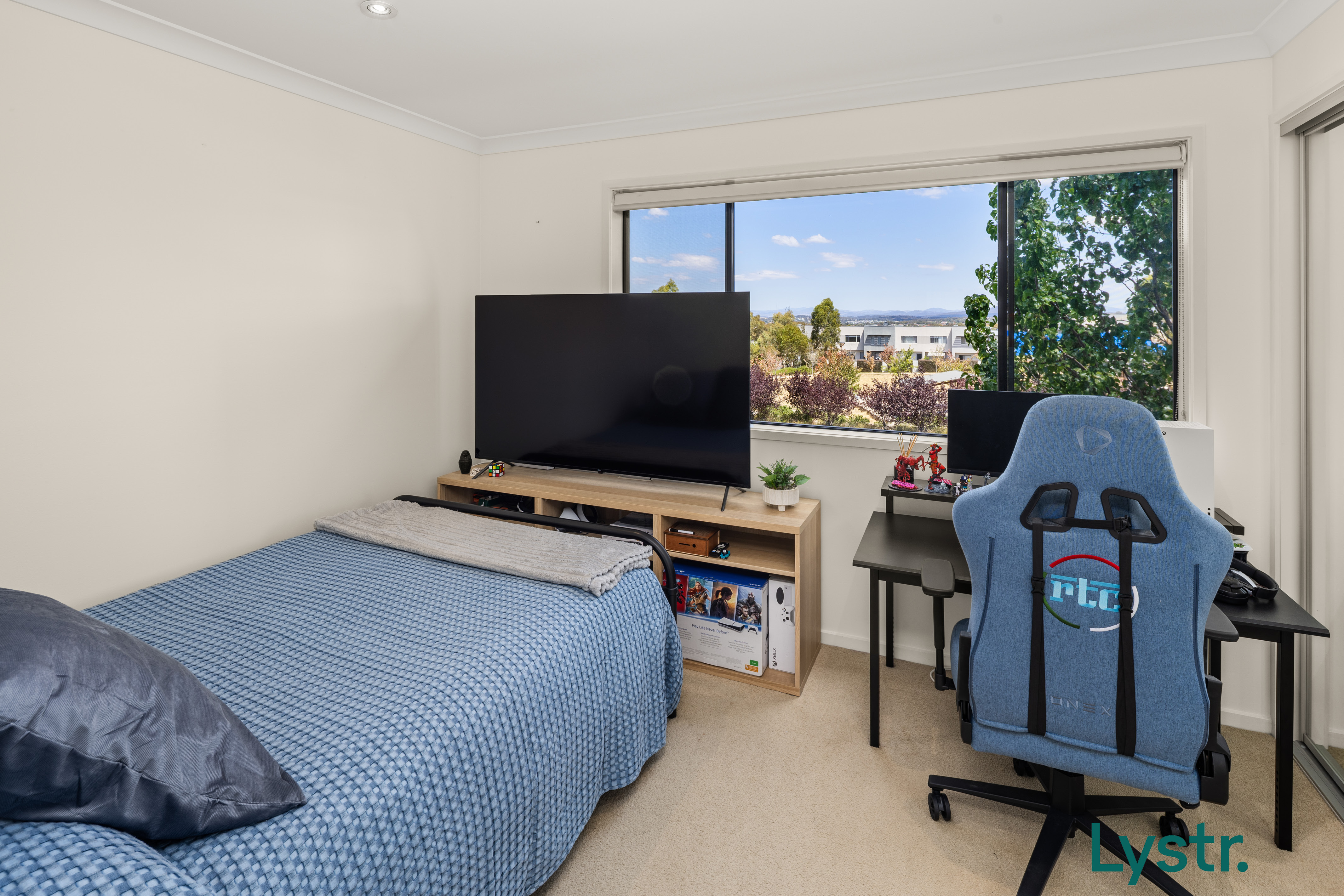 Property photo 14 of 19 for 46 Whitrod Avenue, Casey ACT 2913