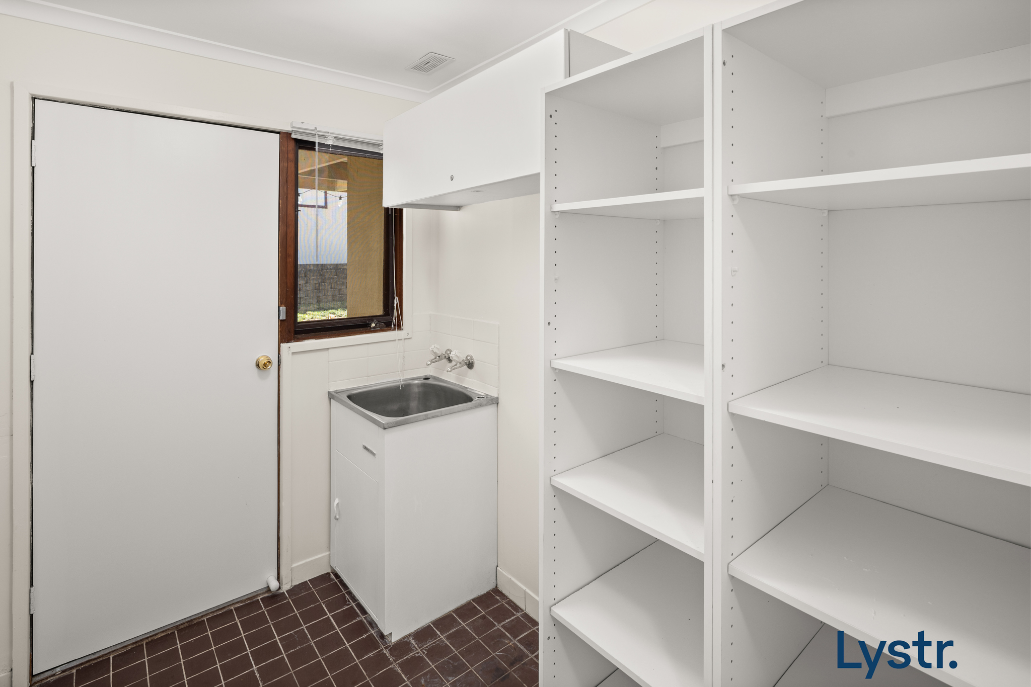 Property photo 9 of 12 for 2 Gannon Place, Charnwood ACT 2615