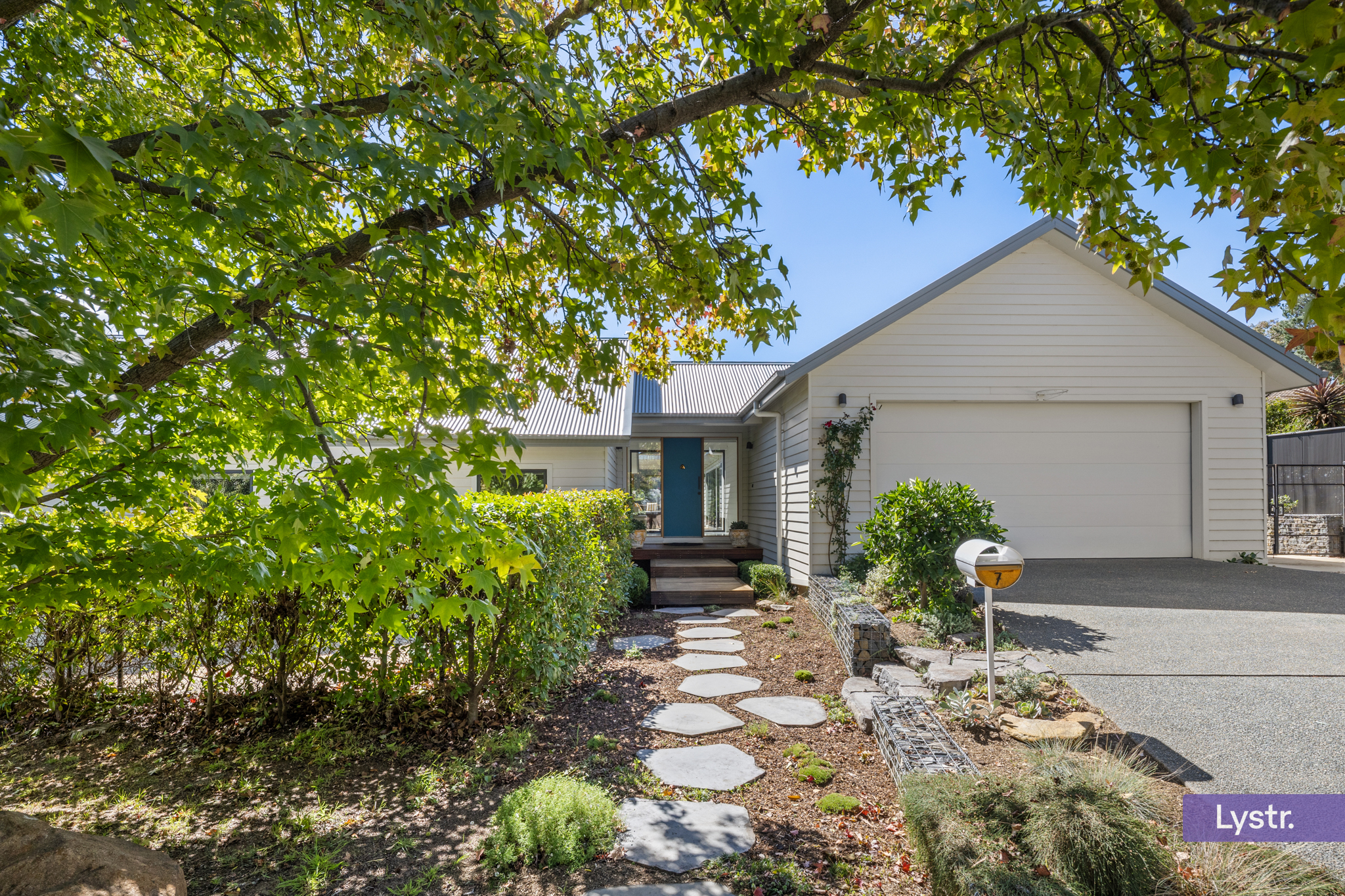 Property photo 1 of 25 for 7 Threlfall Street, Chifley ACT 2606