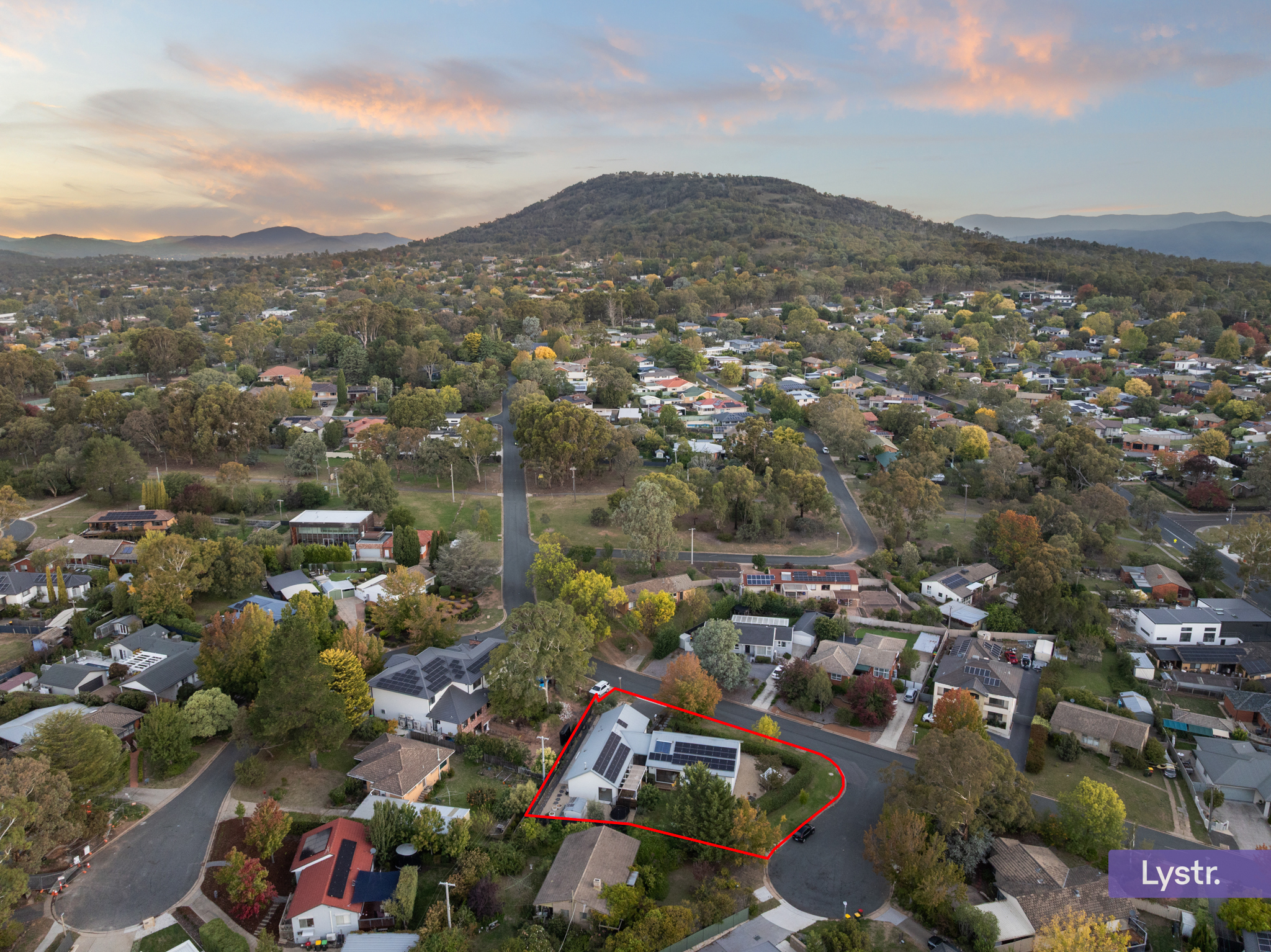 Property photo 23 of 25 for 7 Threlfall Street, Chifley ACT 2606