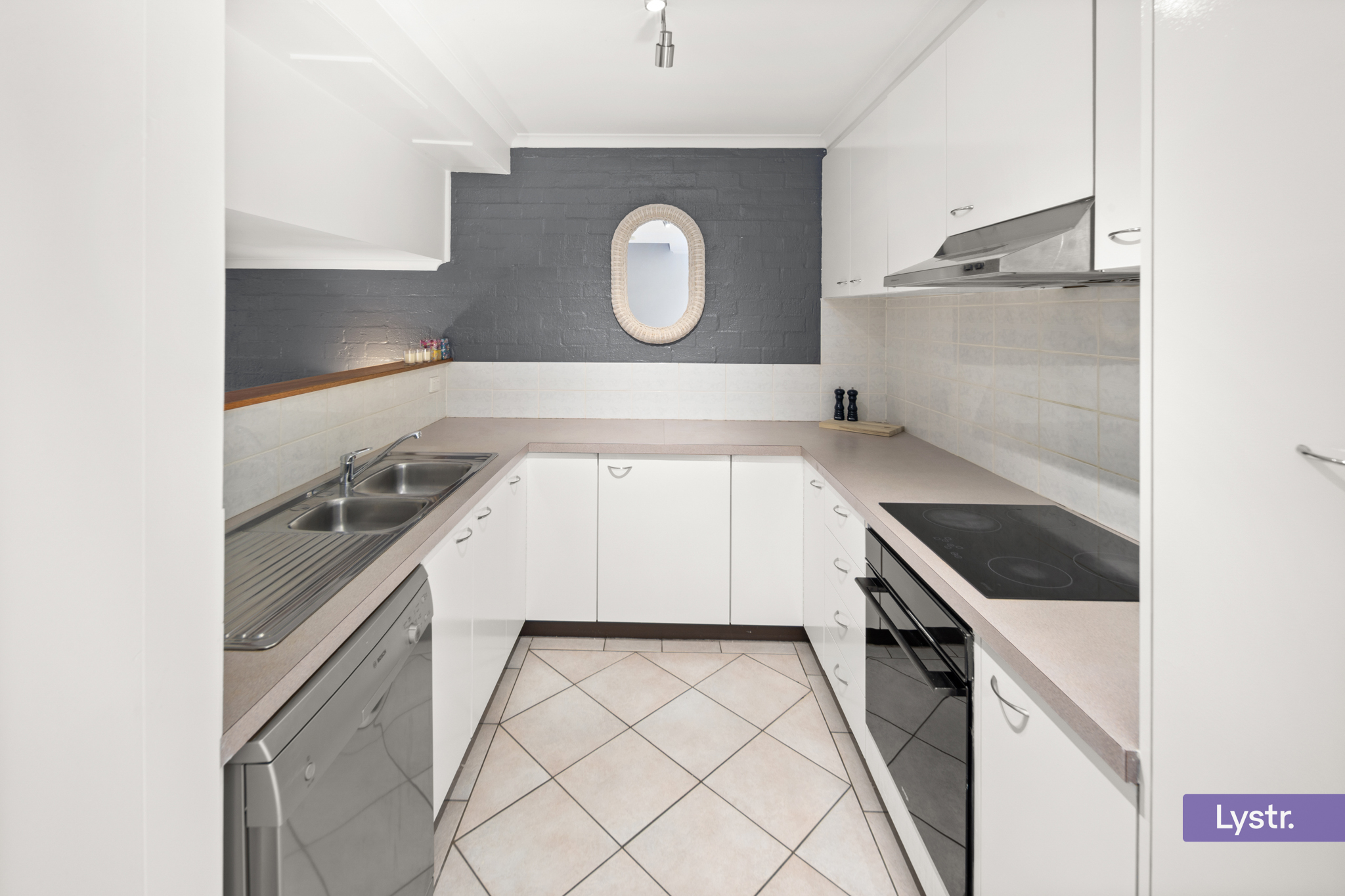 Property photo 4 of 19 for 1/9 Totterdell Street, Belconnen ACT 2617