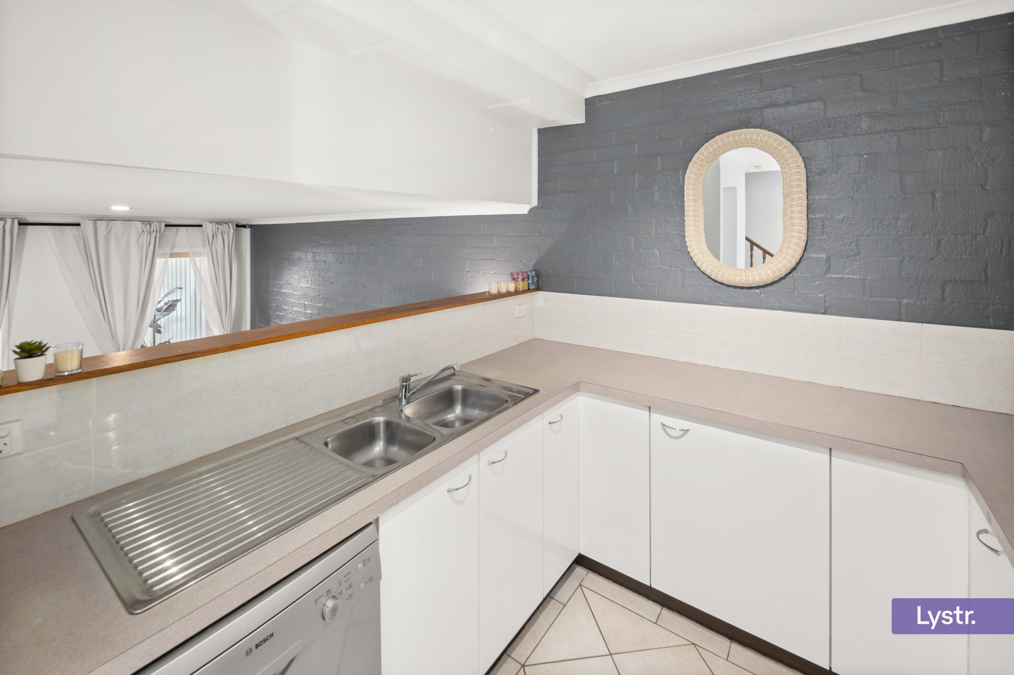 Property photo 5 of 19 for 1/9 Totterdell Street, Belconnen ACT 2617