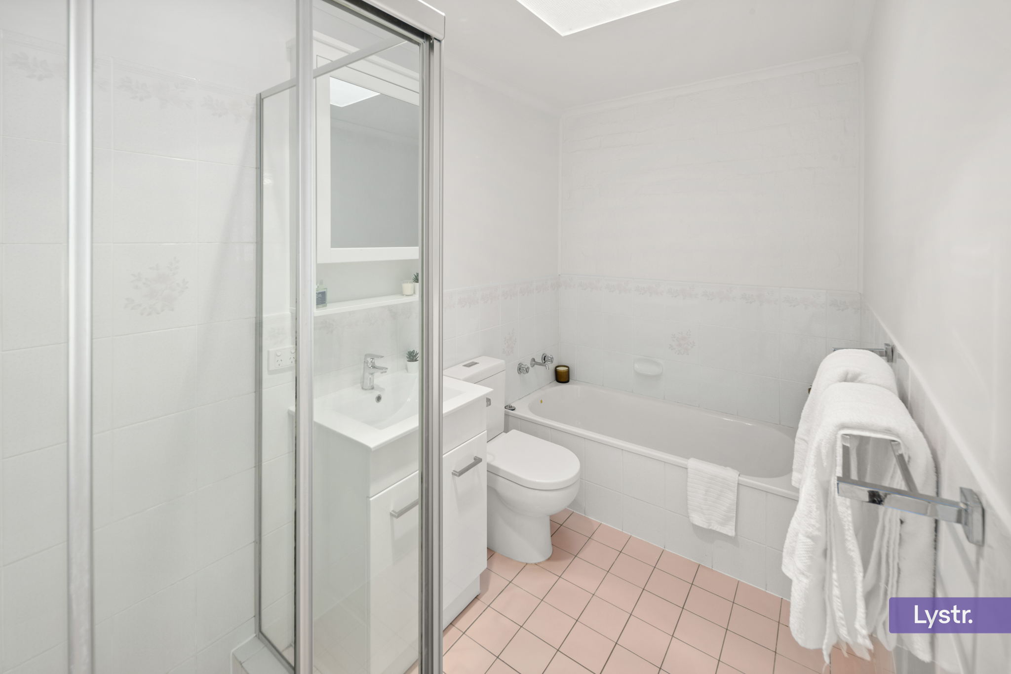 Property photo 12 of 19 for 1/9 Totterdell Street, Belconnen ACT 2617