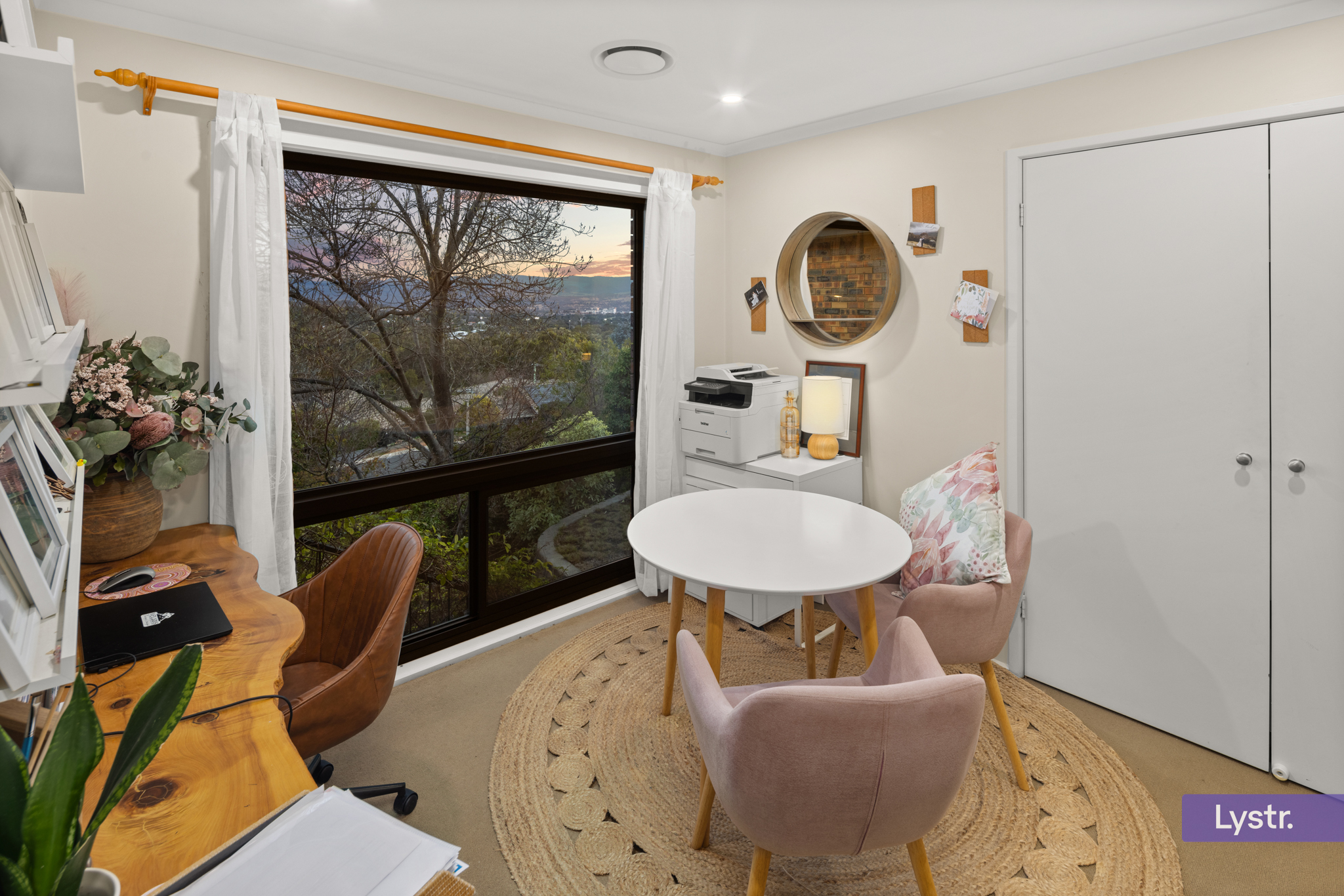 Property photo 11 of 15 for 4 Harker Place, Wanniassa ACT 2903