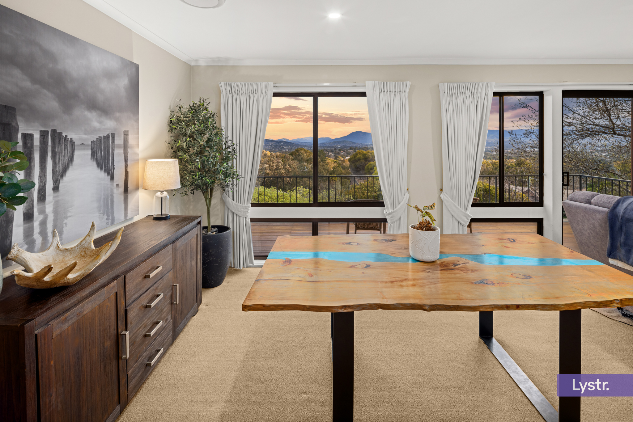 Property photo 4 of 15 for 4 Harker Place, Wanniassa ACT 2903