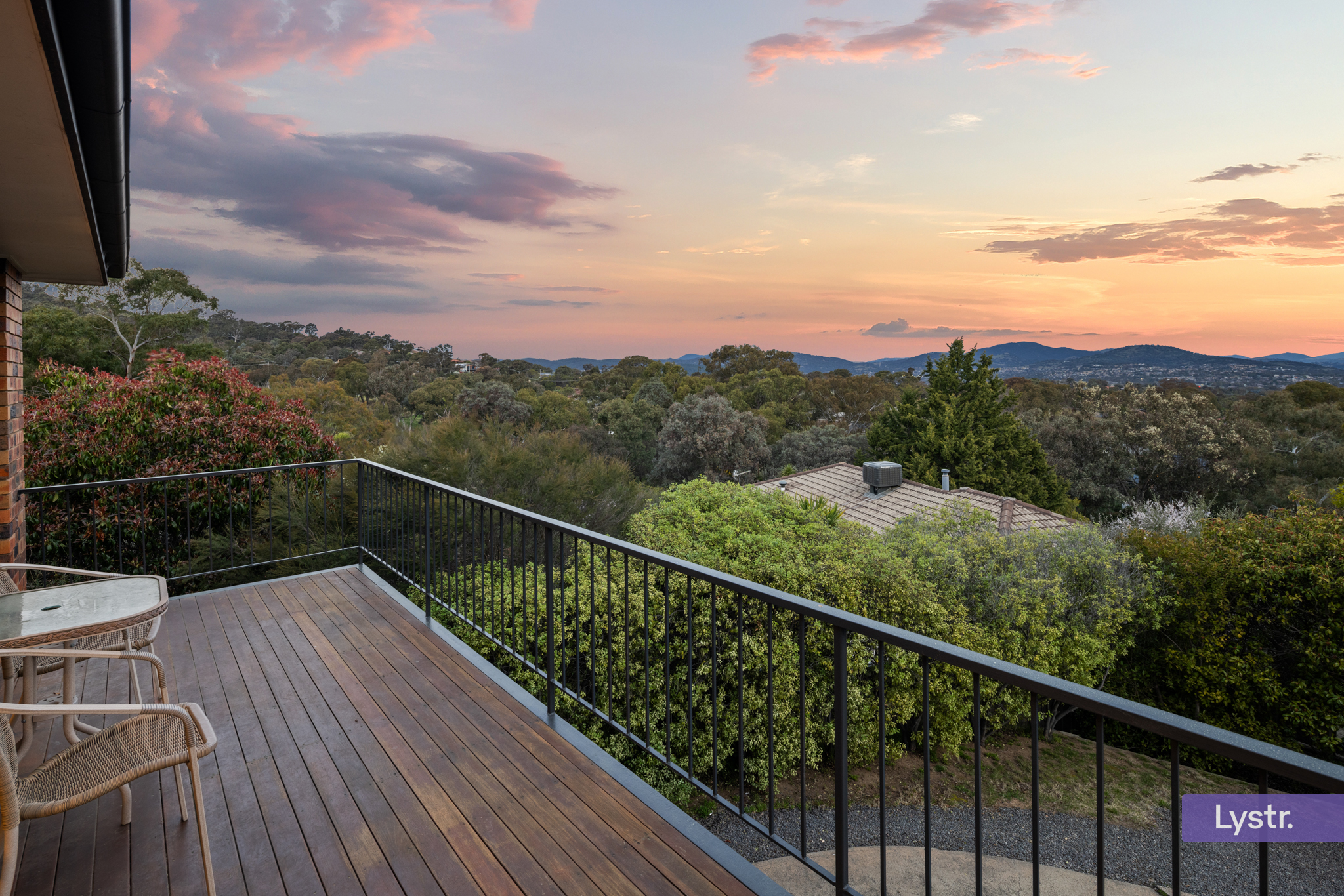 Property photo 2 of 15 for 4 Harker Place, Wanniassa ACT 2903