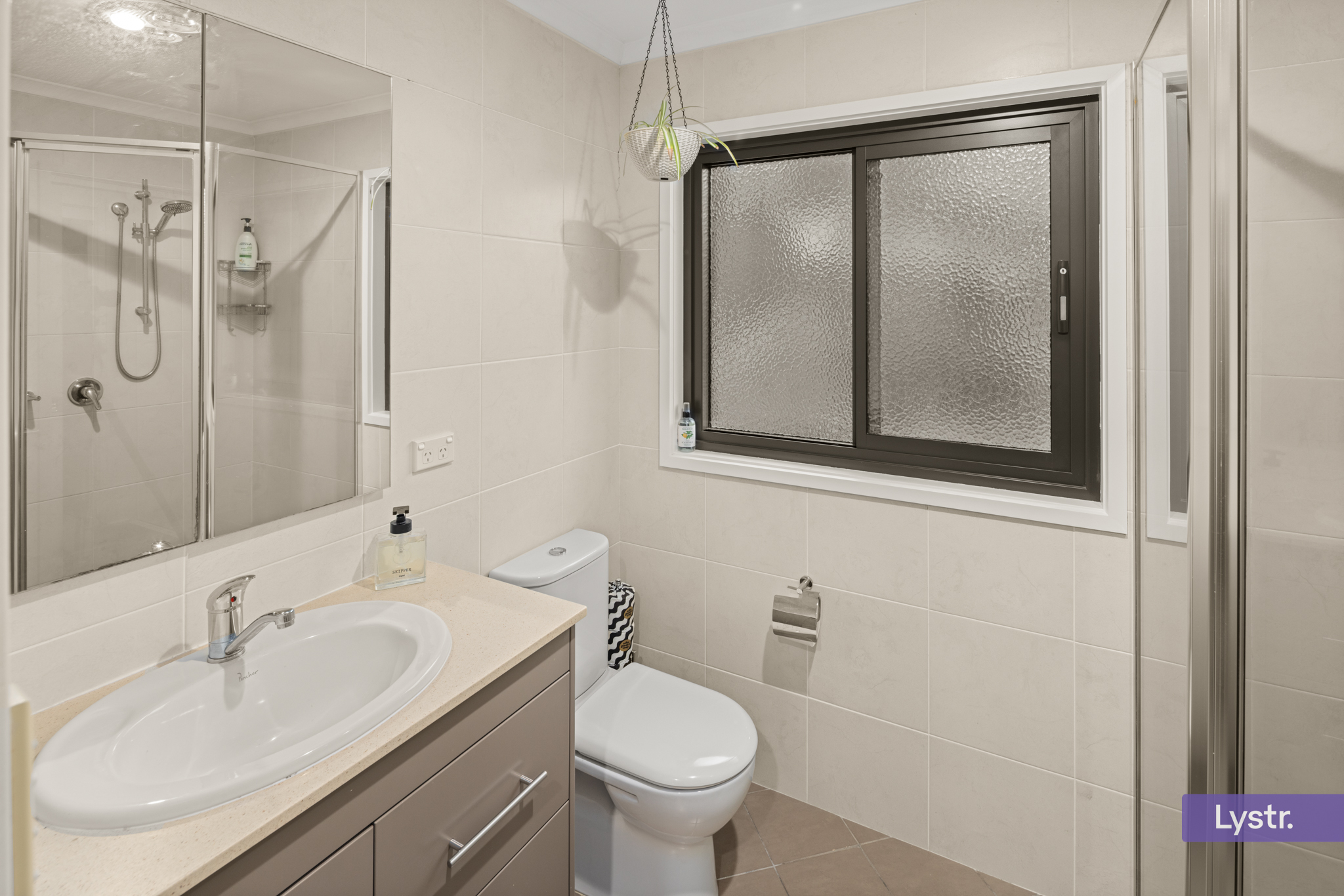Property photo 7 of 15 for 4 Harker Place, Wanniassa ACT 2903