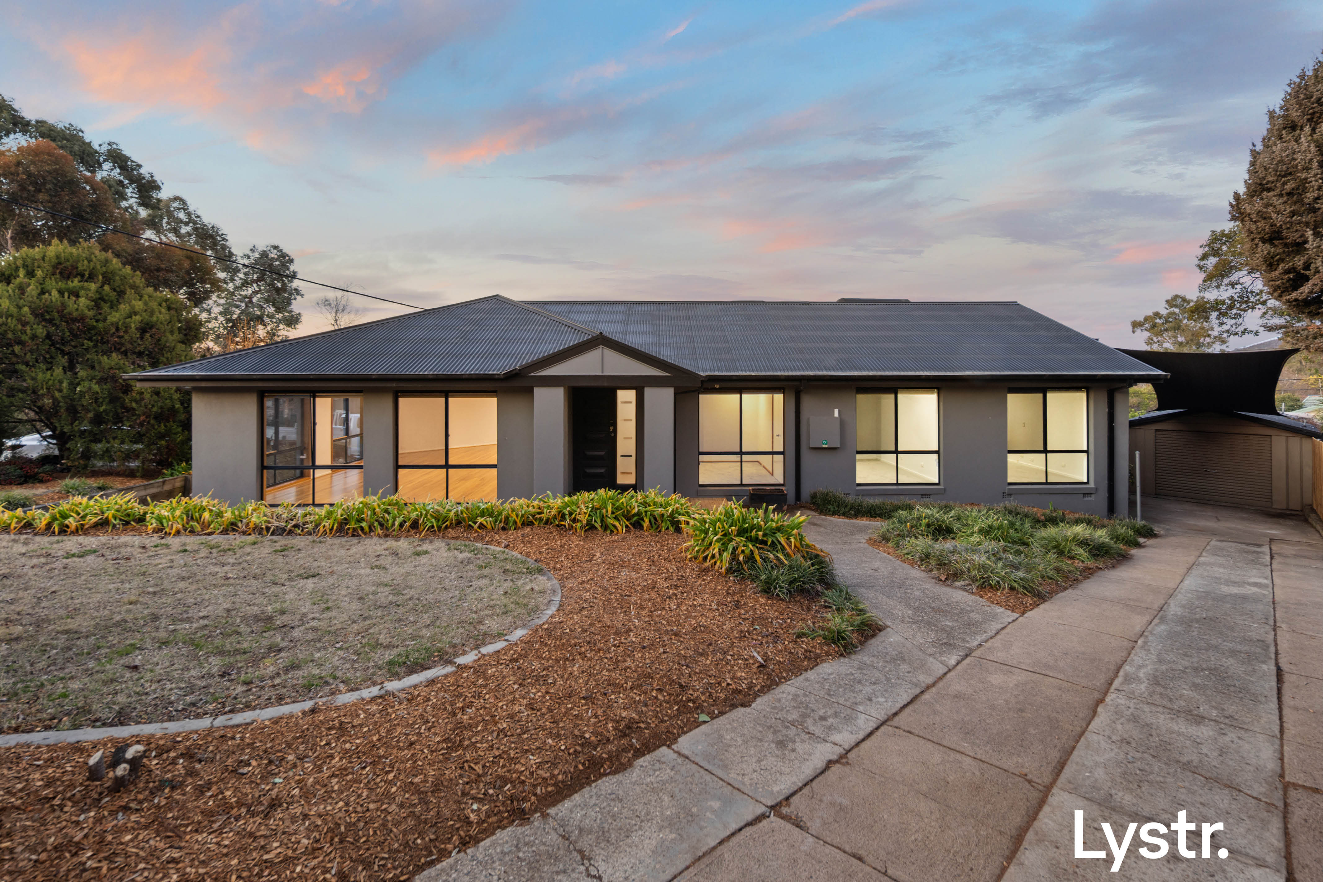 Property photo 11 of 14 for 9 Gledden Street, Chifley ACT 2606