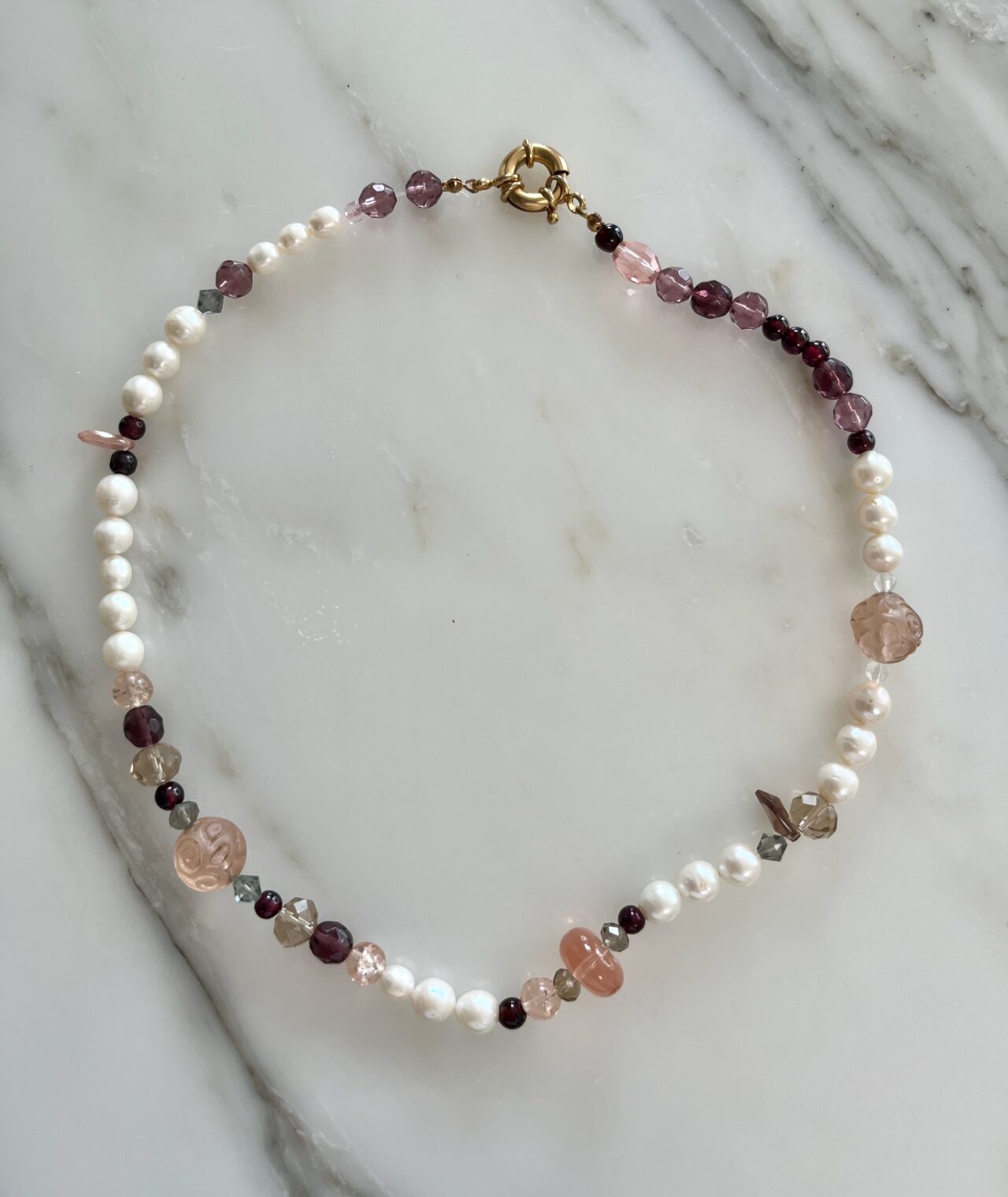 Collier de perles anciennes françaises roses