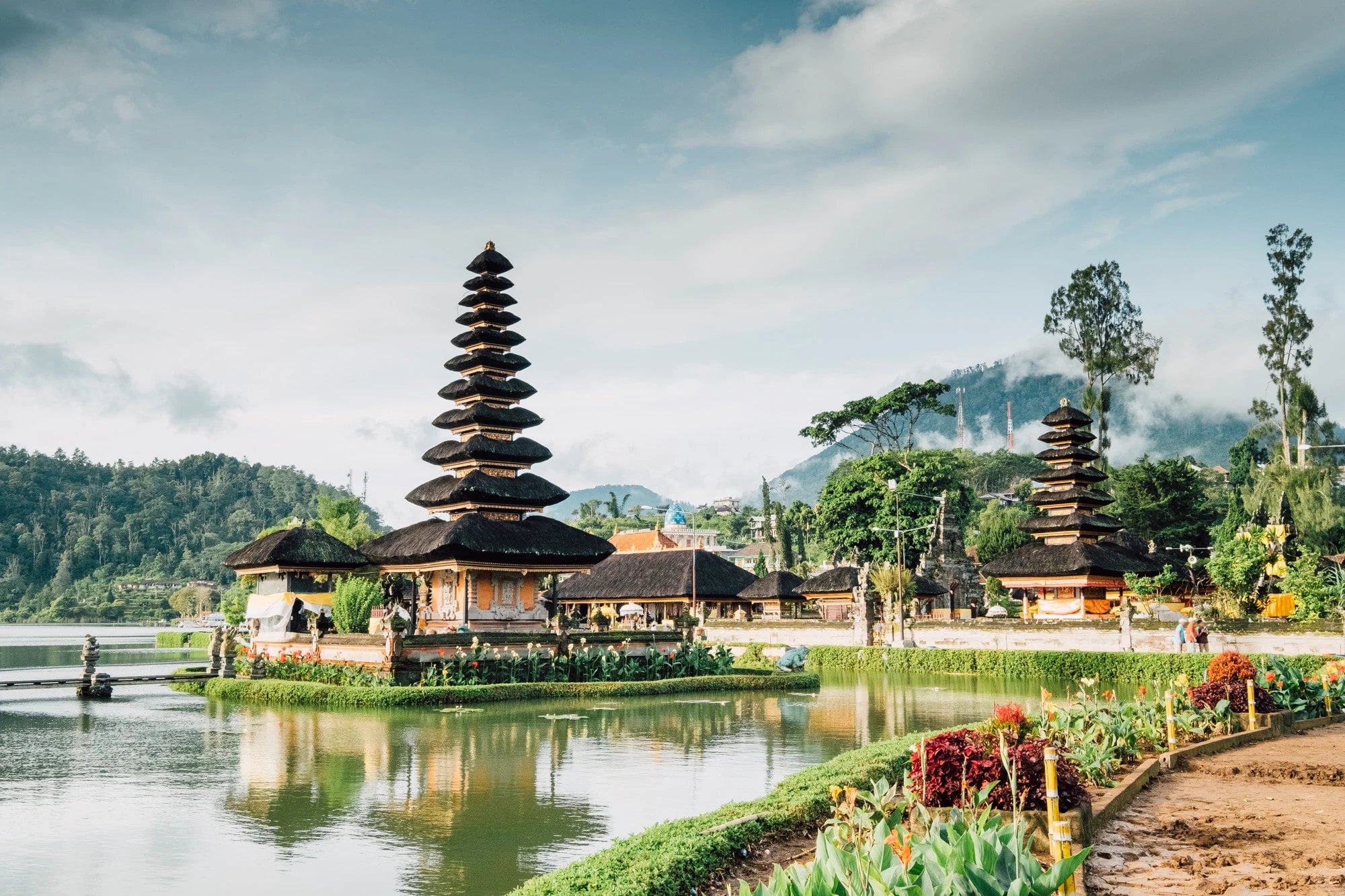 bali-pagoda-indonesia-min Image