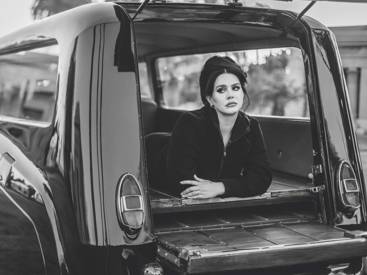 Lana Del Ray Unburdened Feature Image