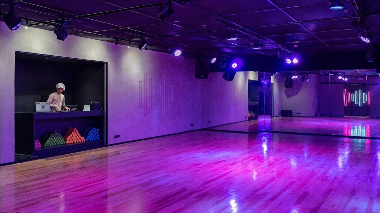 808 studio, billboard philippines