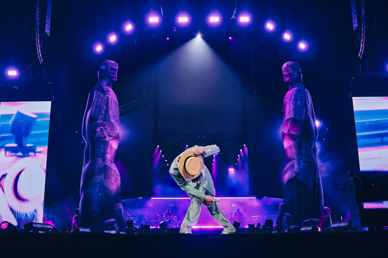 gdragon ubermensch philippine arena concert billboard philippines