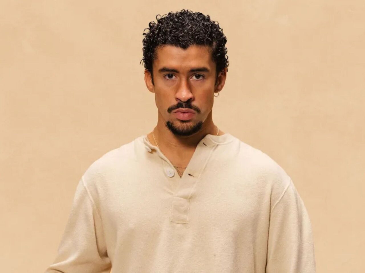 bad bunny caught stealing trailer darren aronofsky