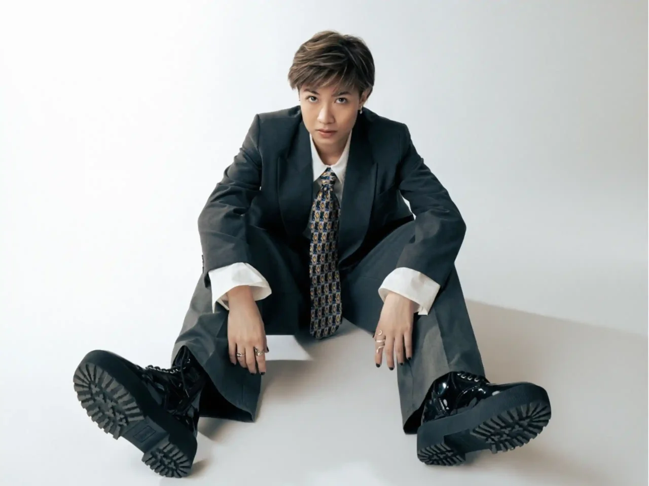 barb rene marian carmel parachuting off the moon tour billboard philippines