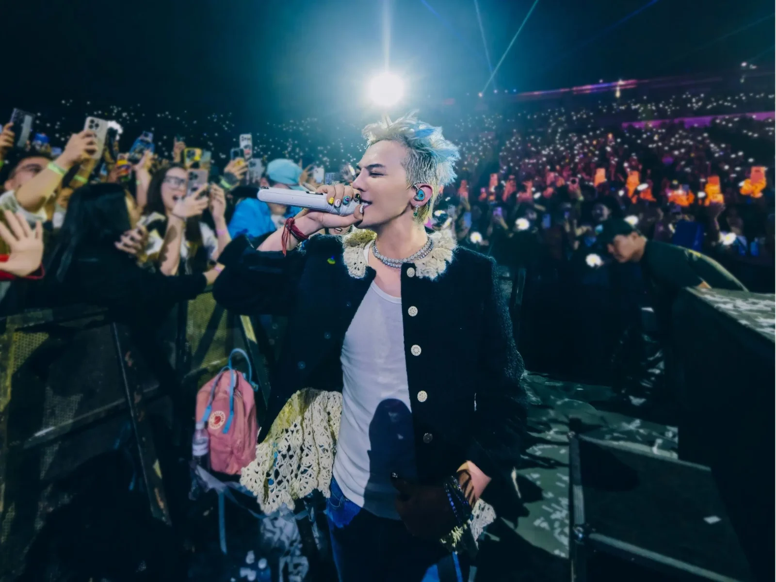 gdragon ubermensch philippine arena concert billboard philippines