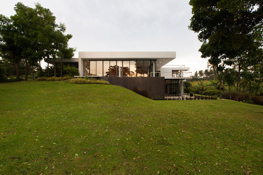 Anna Sy Minimal Manor