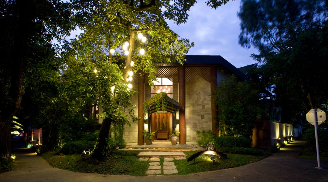 Corner house manosa feat2