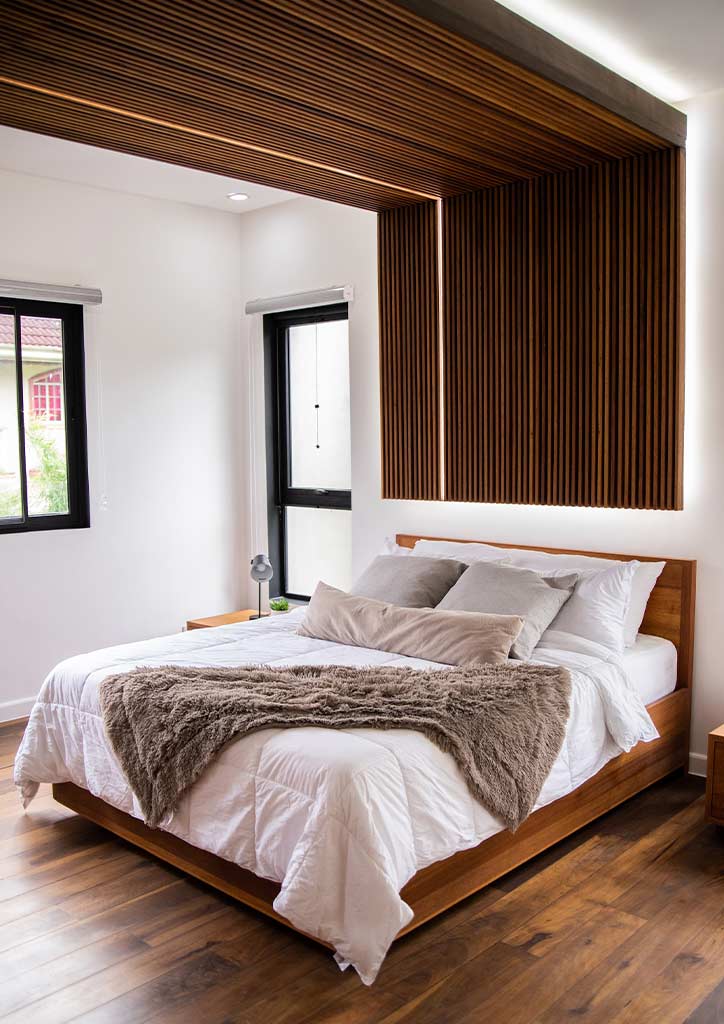 At the right of the main entrance is a mini living room/reception area for when visitors are welcomed.