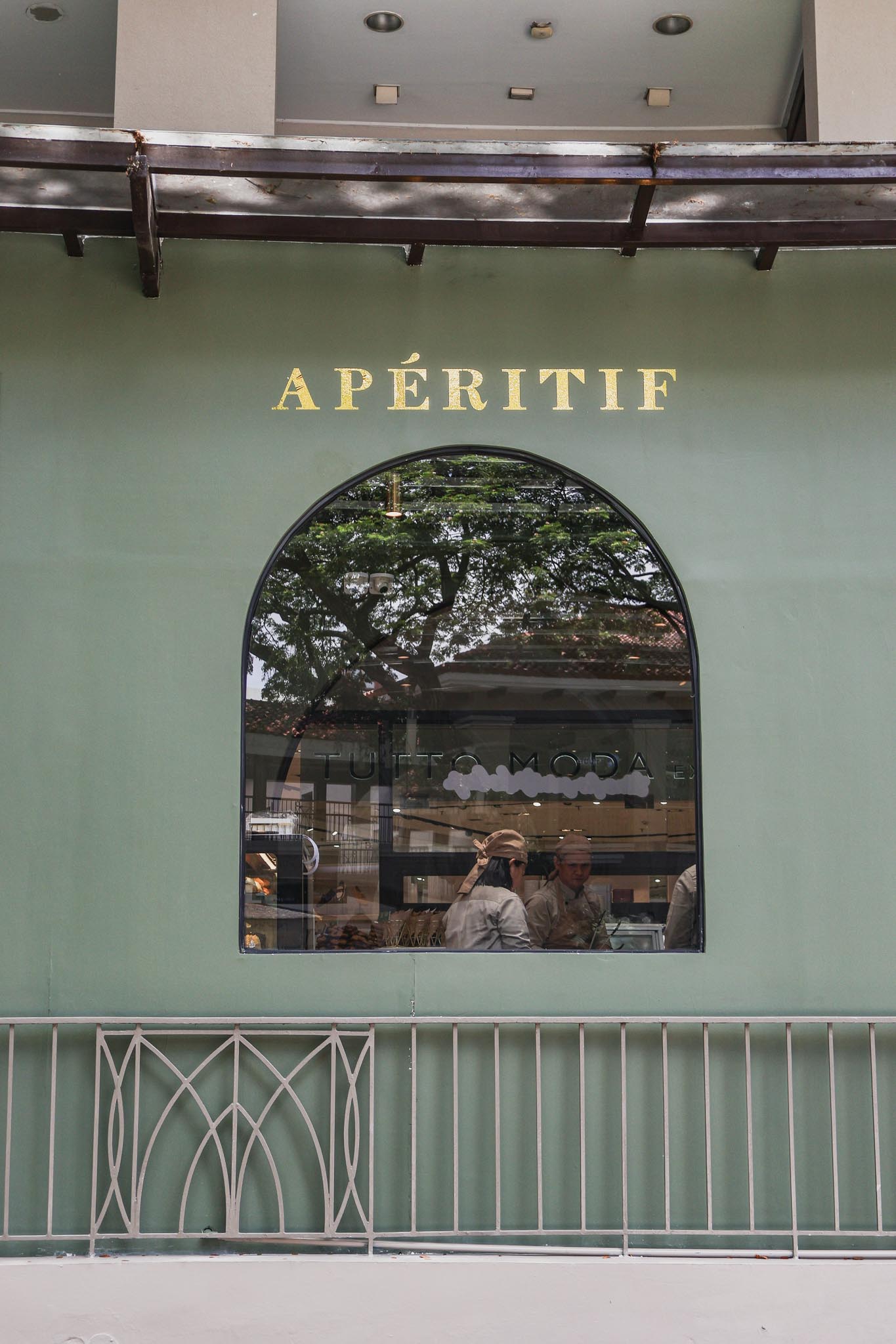 Aperitif window