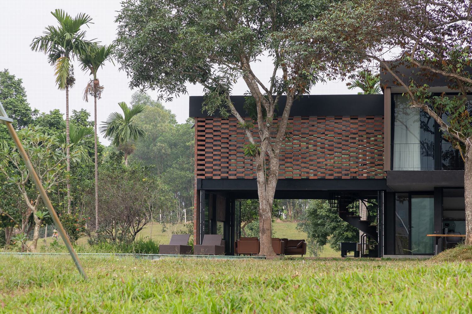 Quin Hill Camp from the side near the pool. Photo by Trieu Chien.