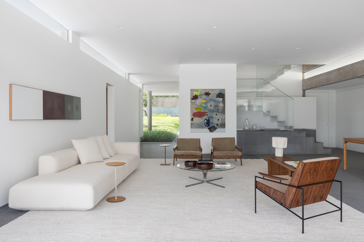 The living room area. Photo by Júlia Tótoli.