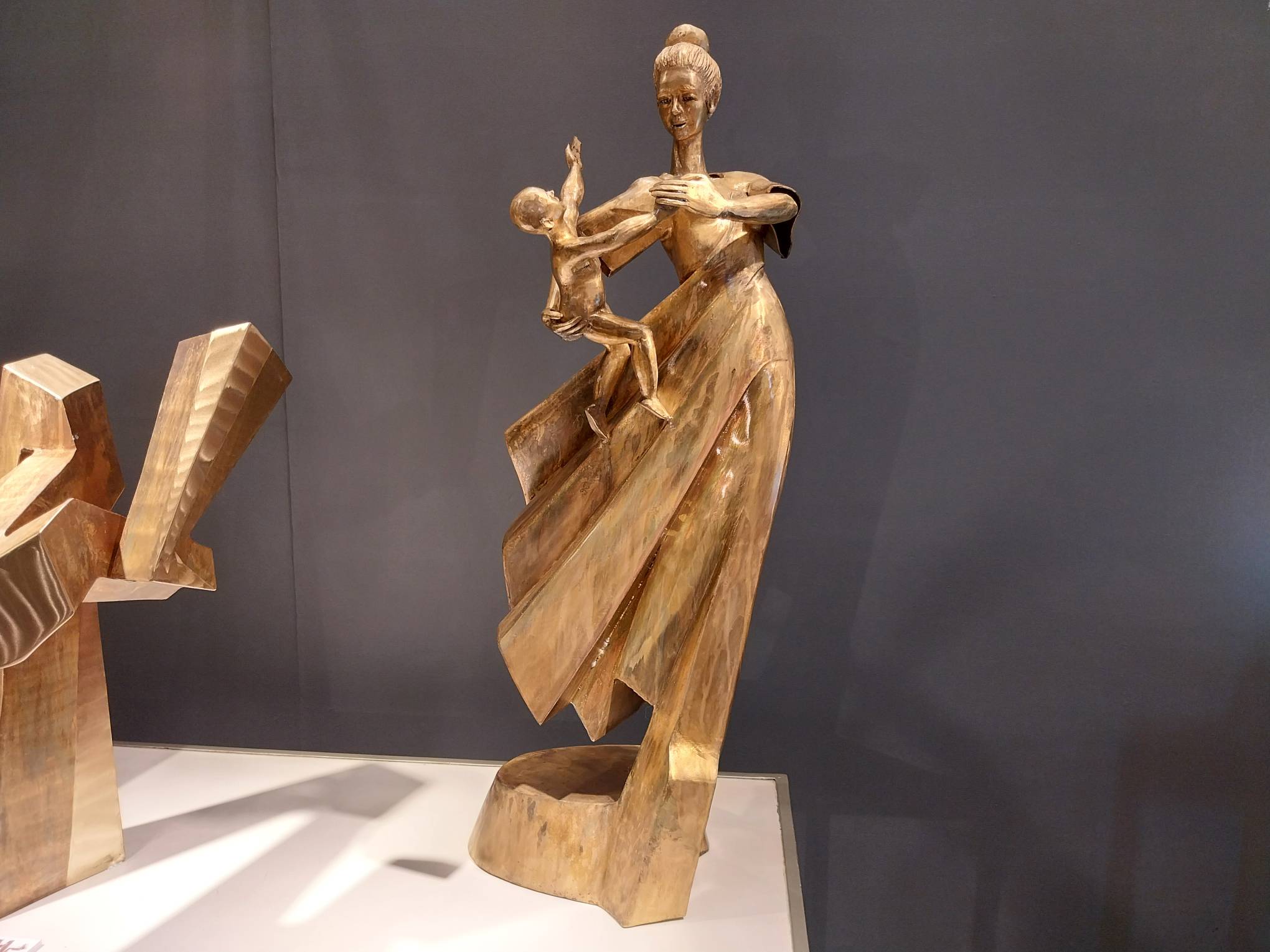 A sculpture of a mother and child. Photo by Elle Yap.