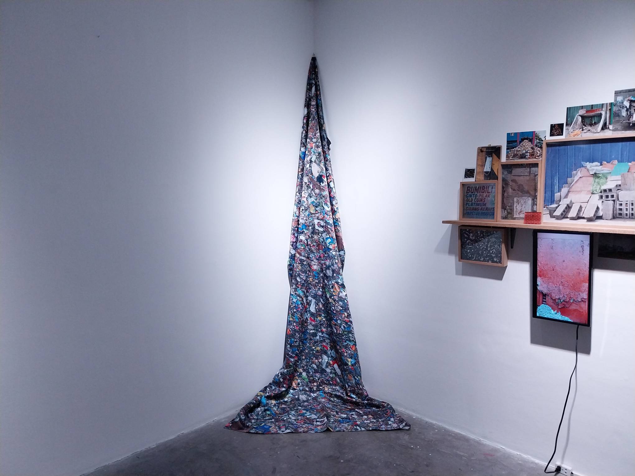 "A Few of My Favorite Things" by MM Yu. Photo by Elle Yap.