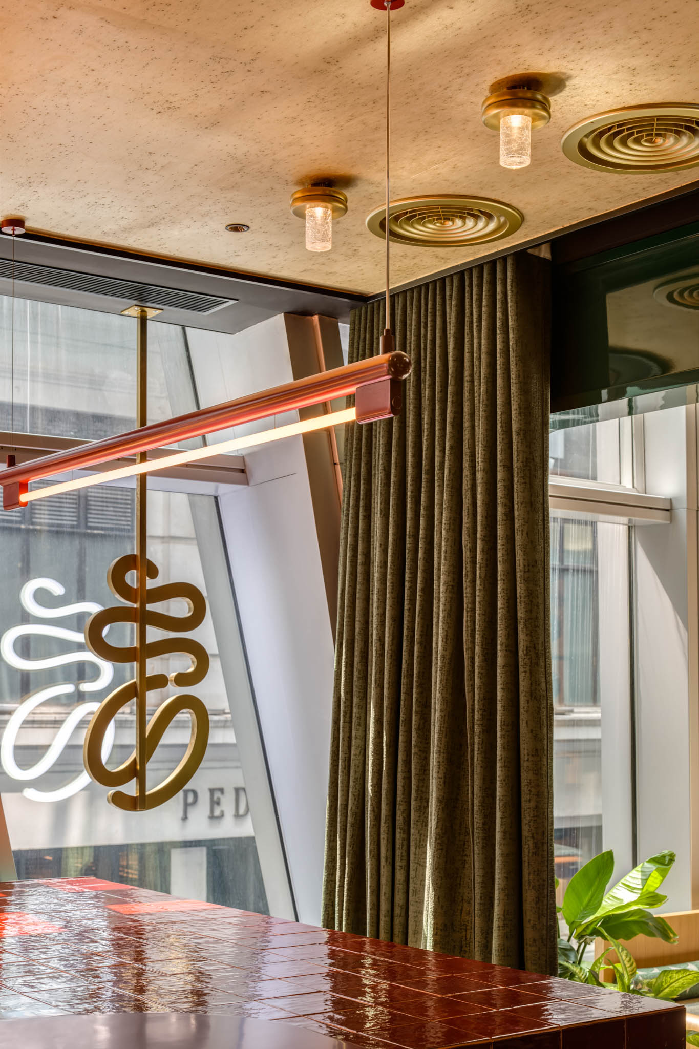 Where Western Flavor and Eastern Cosmopolitan Spirit Meet.