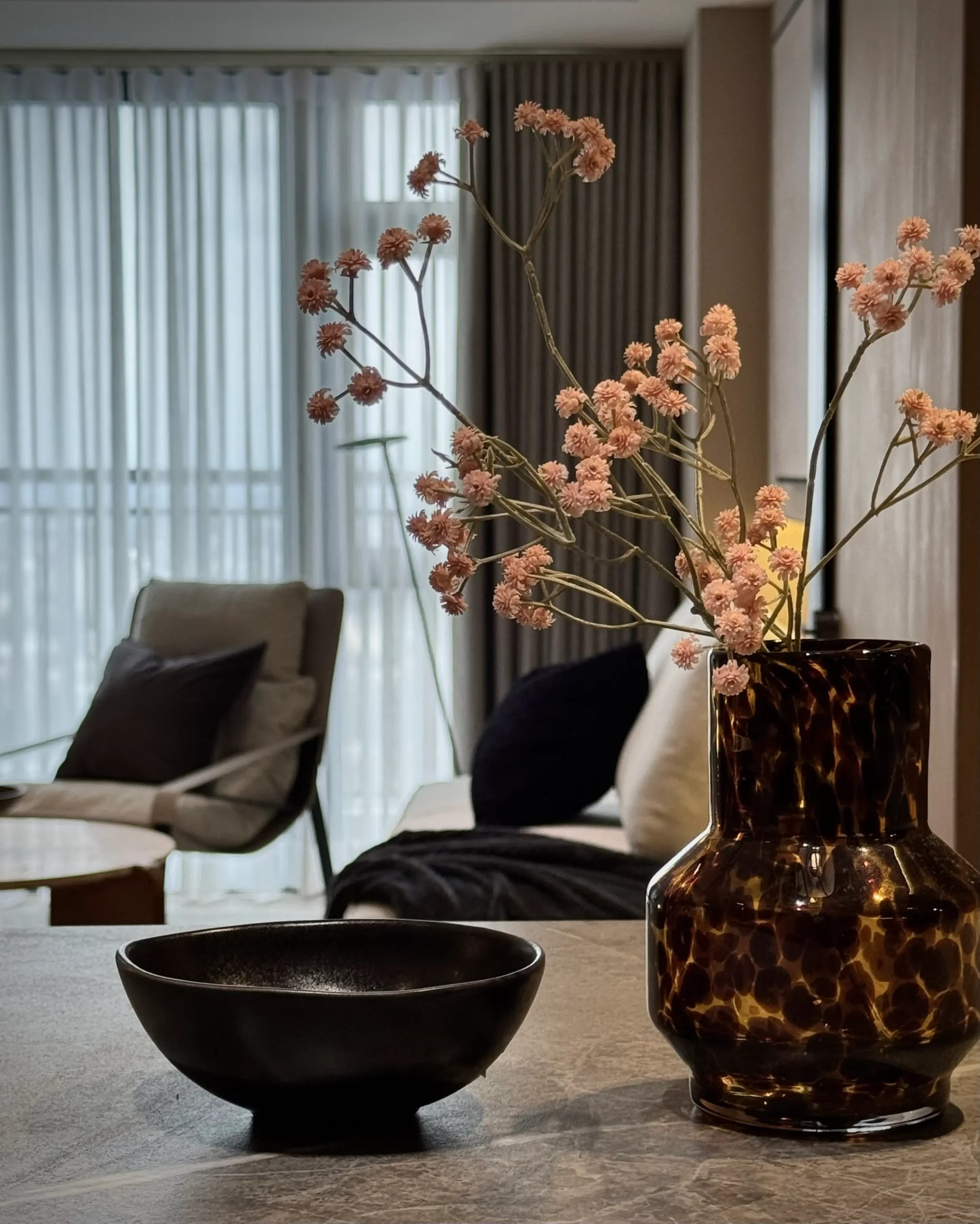 F Residence: Travelers’ Hotel-Inspired Second Home Embodying Continuity.