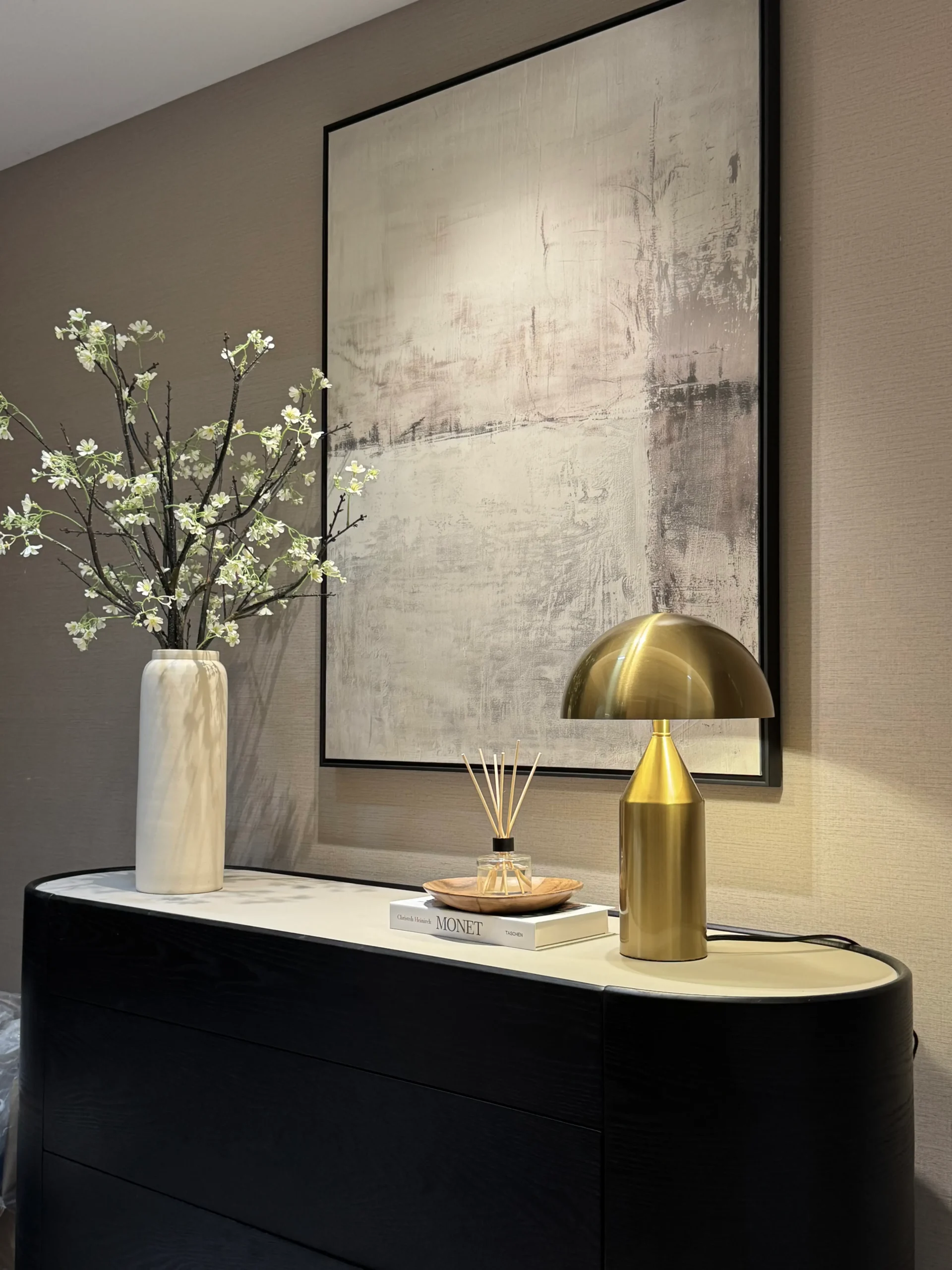 F Residence: Travelers’ Hotel-Inspired Second Home Embodying Continuity.