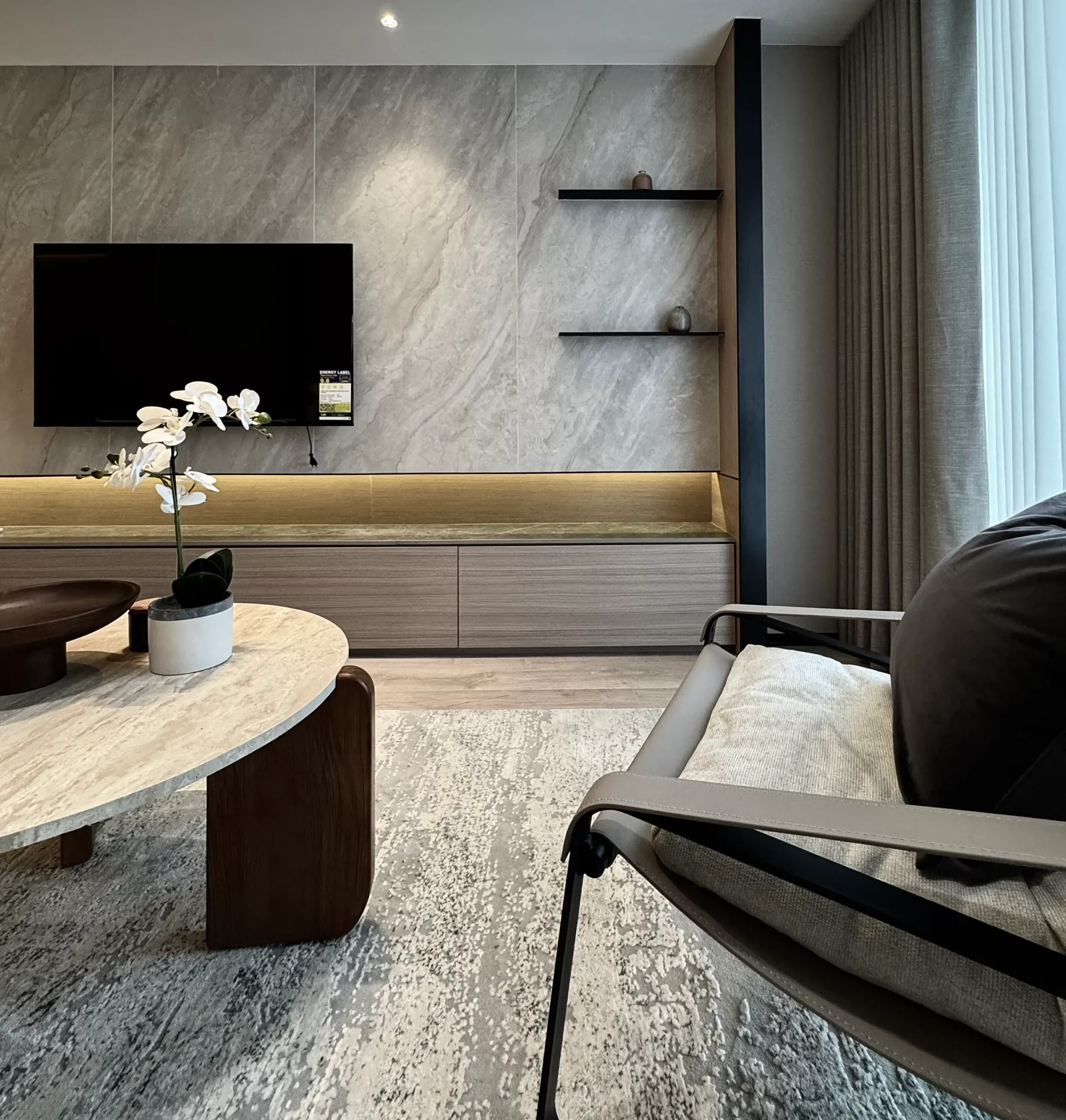 F Residence: Travelers’ Hotel-Inspired Second Home Embodying Continuity.