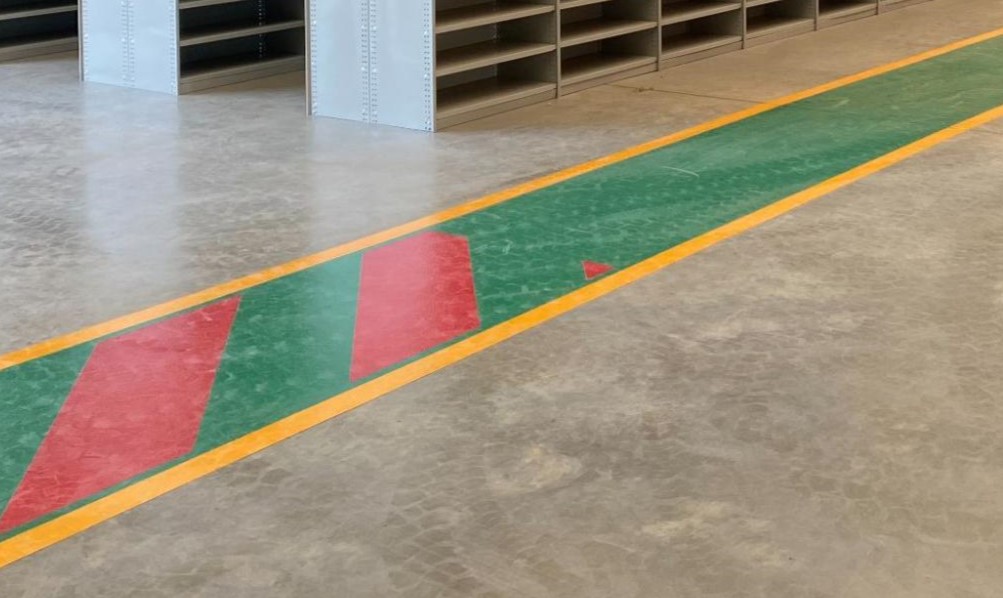 Global Industrial warehouse floor