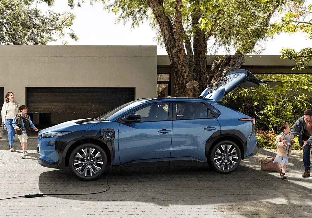 my24-solterra-charging-hero-card