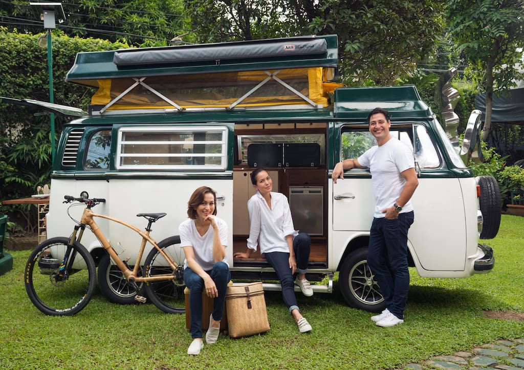 Stephanie Kienle-Gonzalez, Jessica Kienle-Maxwell and Illac Diaz