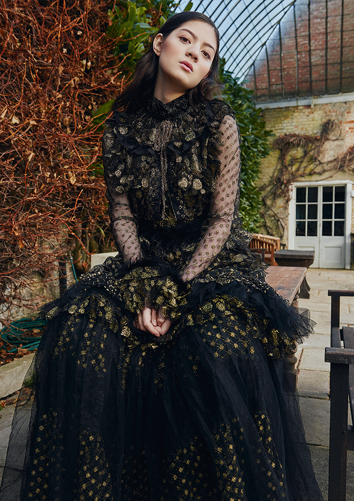 Kerry Tinga in Lesley Mobo 