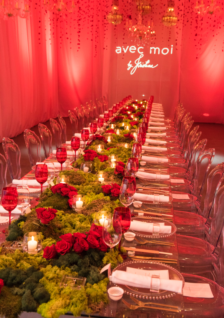 The combination of roses and moss on the tablescape offered an interesting juxtaposition; a visual feast for the eyes (Photograph by Hub Pacheco) 