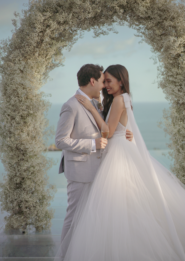 Cliff Ho and Martine Cajucom wed at Alila Villas Uluwatu in Bali (Photograph by Mango Red)