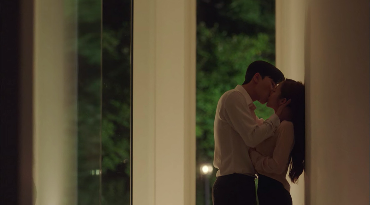 What's Wrong With Secretary Kim (Netflix), with Park Seo-joon and Park Min-young