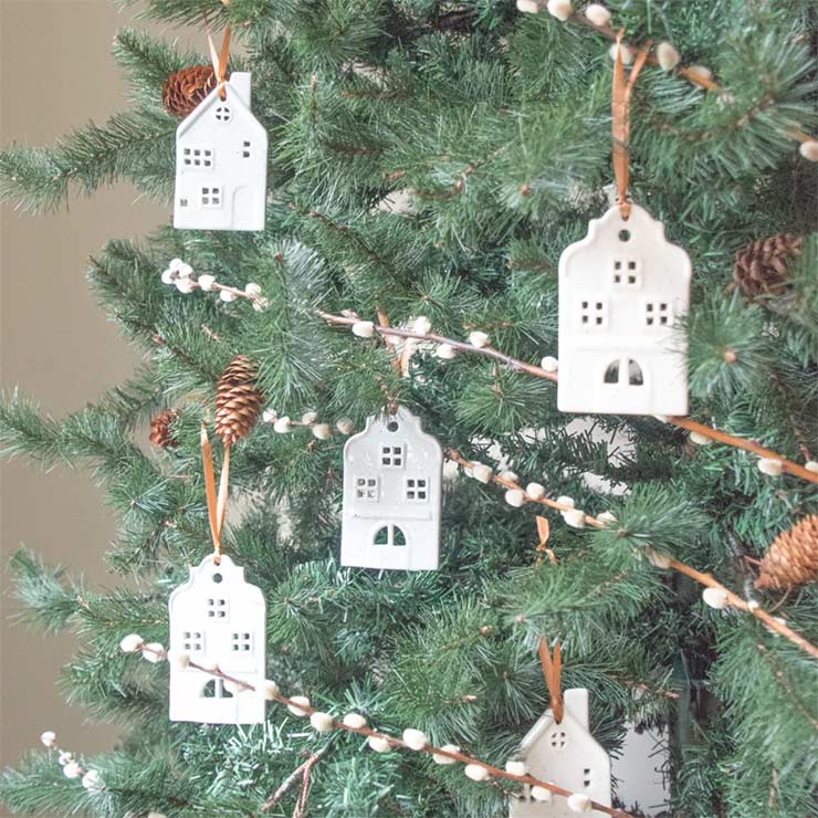 Throw Out Your Pumpkins Because Mariah Carey is Defrosting: Christmas is (nearly) Here