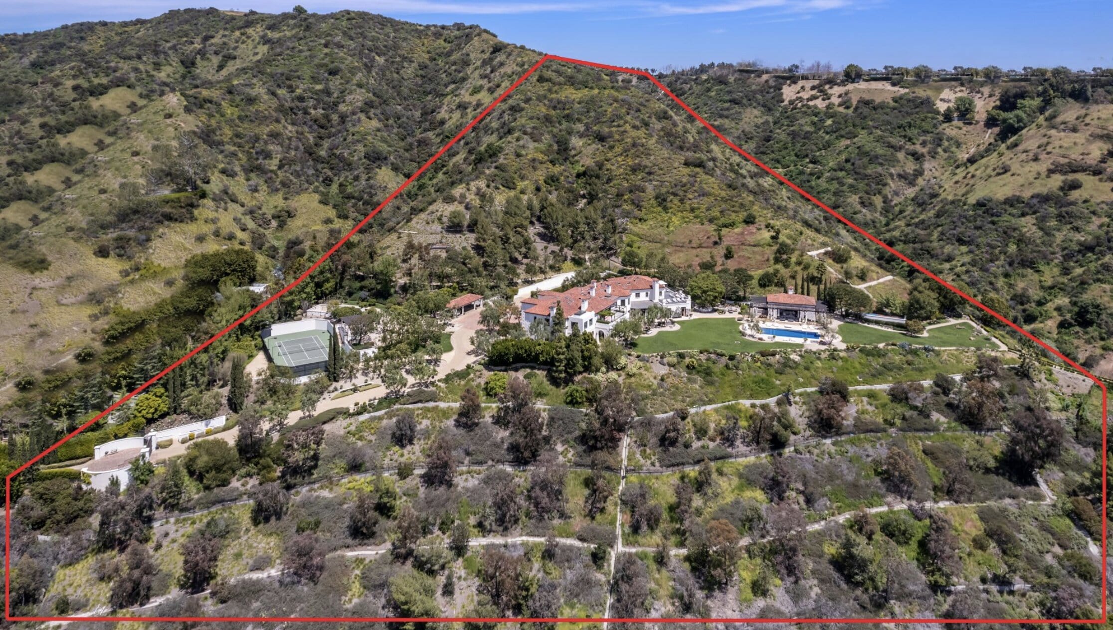 Drake selling beverly hills manshion