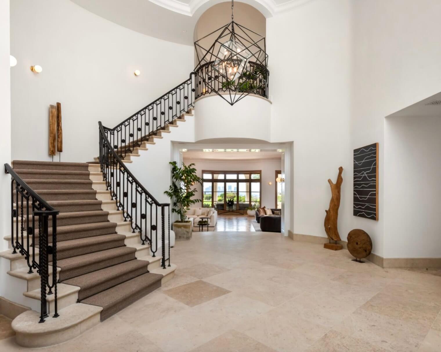 Drake selling beverly hills manshion