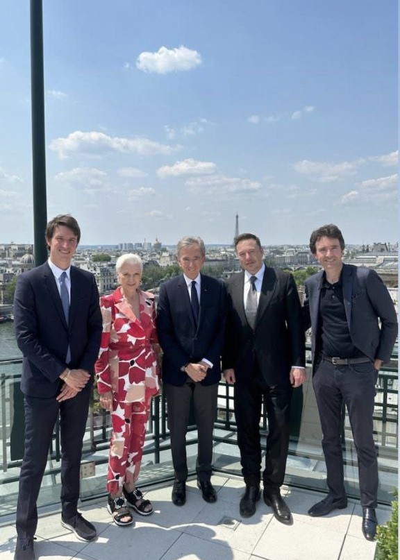 Bernard Arnault and Elon Musk with their family