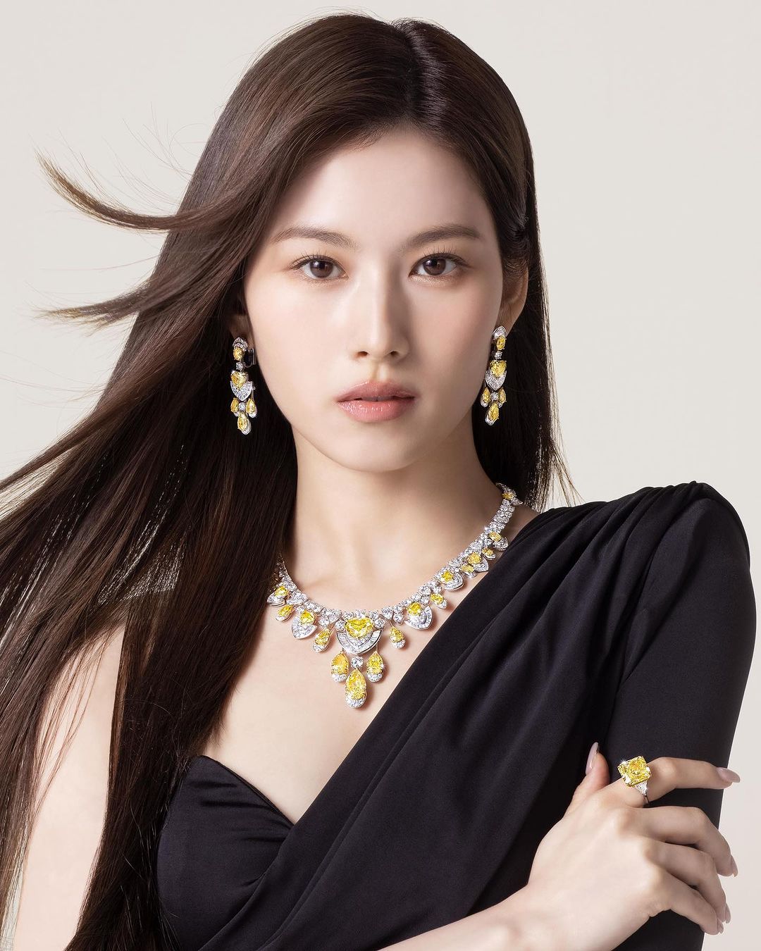 Sana wearing Graff jewelry